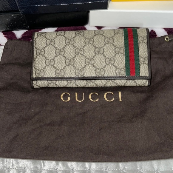 Gucci Handbags - Gucci wallet great condition